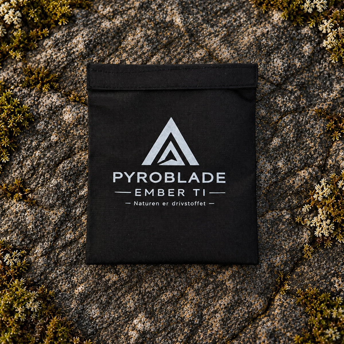 Pyroblade Ember TI helt flatpakket og klar for oppbevaring